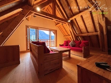 Chalet de caractère à La Villette, Vaujany – Pierre, bois et vue sur les montagnes