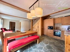 Chalet de caractère à La Villette, Vaujany – Pierre, bois et vue sur les montagnes