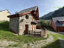 Chalet de caractère à La Villette, Vaujany – Pierre, bois et vue sur les montagnes