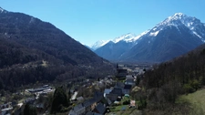 Chalet 4 chambres avec terrasse plein sud, vue lac et montagnes – Allemond / Oisans