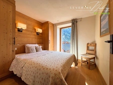 Chalet de caractère à La Villette, Vaujany – Pierre, bois et vue sur les montagnes
