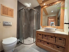 Chalet de caractère à La Villette, Vaujany – Pierre, bois et vue sur les montagnes