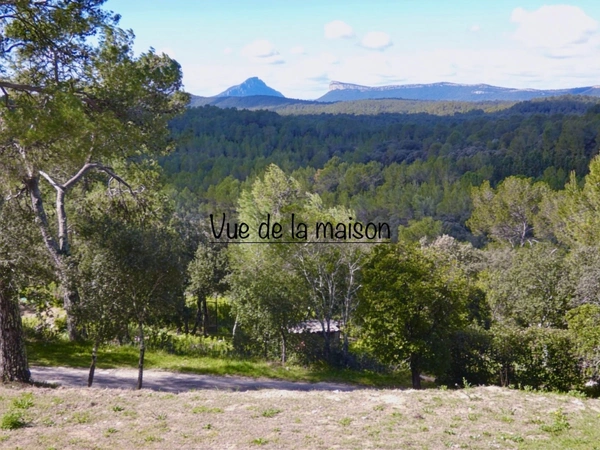 VILLA VACQUIÈRES VUE PANORAMIQUE