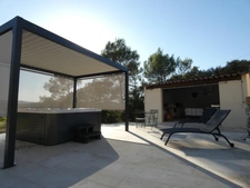 VILLA VACQUIÈRES VUE PANORAMIQUE