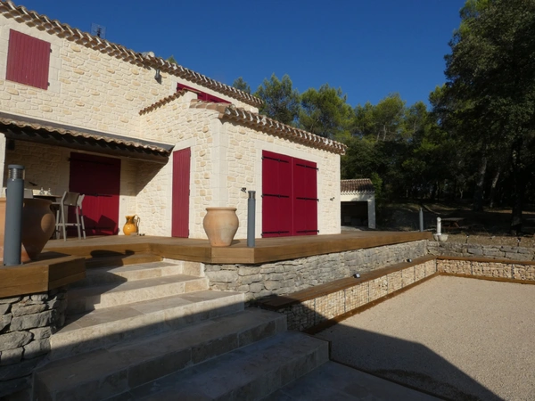 VILLA VACQUIÈRES VUE PANORAMIQUE