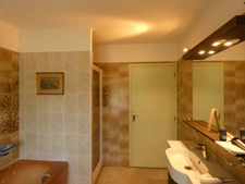 Villa T6 sur 2500 m2 de terrain.