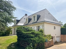 YVRE L'EVEQUE (72) côté Prémartine Maison sur sous sol 4 chambres et un bureau sur 6 800 m2