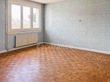 Maison avec local commercial à vendre centre ville SAVIGNE L'EVEQUE (72) 