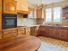 Maison à vendre vieux bourg ALLONNES (72) maison sur sous sol 3 chambres