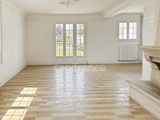 Maison avec local commercial à vendre centre ville SAVIGNE L'EVEQUE (72) 