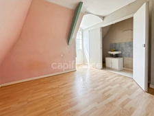YVRE L'EVEQUE (72) côté Prémartine Maison sur sous sol 4 chambres et un bureau sur 6 800 m2