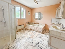 YVRE L'EVEQUE (72) côté Prémartine Maison sur sous sol 4 chambres et un bureau sur 6 800 m2