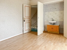 YVRE L'EVEQUE (72) côté Prémartine Maison sur sous sol 4 chambres et un bureau sur 6 800 m2