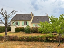Maison à vendre vieux bourg ALLONNES (72) maison sur sous sol 3 chambres