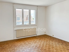 Maison avec local commercial à vendre centre ville SAVIGNE L'EVEQUE (72) 