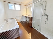 NEUVILLE SUR SARTHE (72) Maison sur sous sol 3 chambres 1500 m2