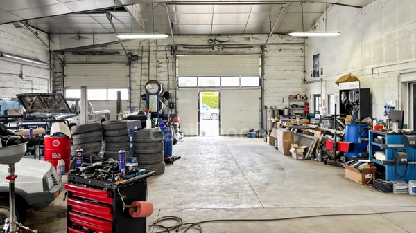 A VENDRE GARAGE AUTOMOBILE  SAINT REMY DU VAL (72)