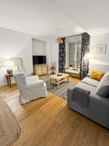 BONNÉTABLE Maison de ville rénovée à vendre 4 chambres RARE