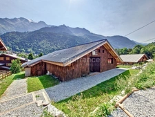 Les Contamines-Montjoie – Appartement 4 pièces 86 m² + mezzanines 13 m² dans ferme authentique rénovée, à deux pas du télécabine
