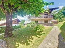Chalet de caractère avec 3 appartements et spa, à deux pas du centre de Saint-Gervais