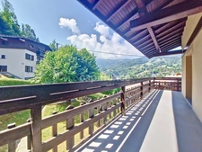 Chalet with 3 apartments and spa in the centre of Saint Gervais