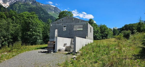 A VENDRE 2 CHALETS en cours de construction LES CONTAMINES MONTJOIE (74)
