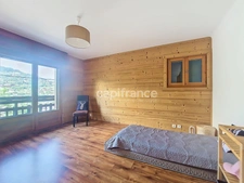 Chalet with 3 apartments and spa in the centre of Saint Gervais