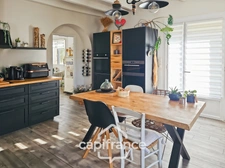 Maison en pierre, 4 chambres, garage, jardin piscine et puits