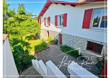 Maison familiale proche canal, 5 chambres, sauna, garage, jardin clos, commodités, bus de ville et écoles à pied