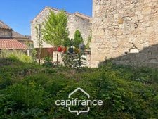 Maison en pierre à rénover avec fort potentiel en plein cœur de Puymirol