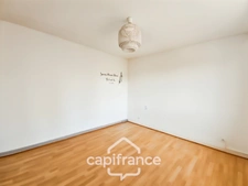 Maison avec 3 chambres, garage et jardin, proches commerces et écoles
