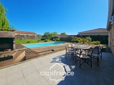 Belle villa de plain-pied de 96m² à Roquefort, 3 chambres, piscine et carport