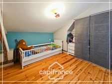 Boé, maison en pierre de 170 m² au calme d'un jardin clos, à deux pas de tout à pied