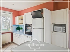 Maison familiale ou deux logements, Piscine couverte, 3 Garages, 1 atelier, Terrain clos