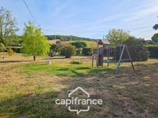 Maison en pierre, 4 chambres, garage, jardin piscine et puits