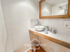 Domaine de charme, 1.7 hectares, 470 m² habitable, 20 couchages, roulotte, piscine, parc avec arbres centenaires