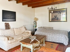 Domaine d’exception de 1,7 hectare – 470 m² habitables – Jusqu’à 20 couchages – Roulotte aménagée – Piscine – Parc arboré aux arbres centenaires