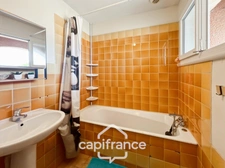Maison de 3 chambres avec joli extérieur, proche des commodités à Espalais