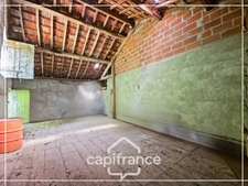 Maison en pierre à rénover, dépendances, terrain 5000m² avec puit, sans vis à vis