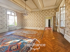 Propriété de caractère au cœur de Layrac 275m² habitable, Garage, jardin et terrain 