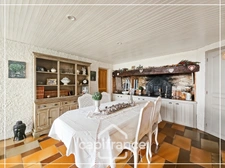 Maison d'architecte en pierre 200m², vue dégagée plein sud, piscine,lumineuse ,commodités à pied, 25min Agen, 20 min Golfech