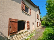 Maison en pierre à rénover, dépendances, terrain 5000m² avec puit, sans vis à vis