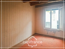 Maison en pierre à rénover avec cour et garage au cœur de Puymirol
