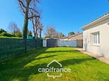 Maison de plain pied construite 2019, 3 chambres, jardin, garage, lumineuse, secteur calme, accès du jardin à la voie verte