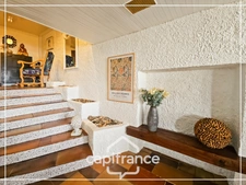 Maison d'architecte en pierre 200m², vue dégagée plein sud, piscine,lumineuse ,commodités à pied, 25min Agen, 20 min Golfech