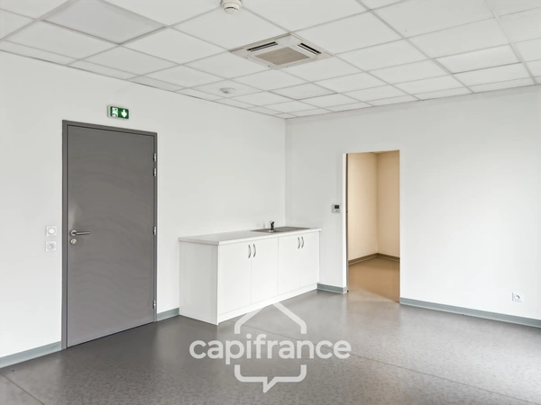 Local professionnel 30 M² Pôle médical de Castelculier COLOCATION POSSIBLE
