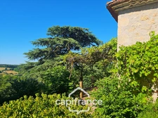 Domaine d’exception de 1,7 hectare – 470 m² habitables – Jusqu’à 20 couchages – Roulotte aménagée – Piscine – Parc arboré aux arbres centenaires