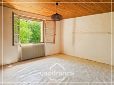 Maison en pierre à rénover, dépendances, terrain 5000m² avec puit, sans vis à vis