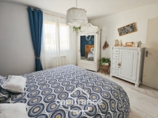 Maison en pierre, 4 chambres, garage, jardin piscine et puits