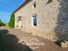 Maison en pierre, 4 chambres, garage, jardin piscine et puits
